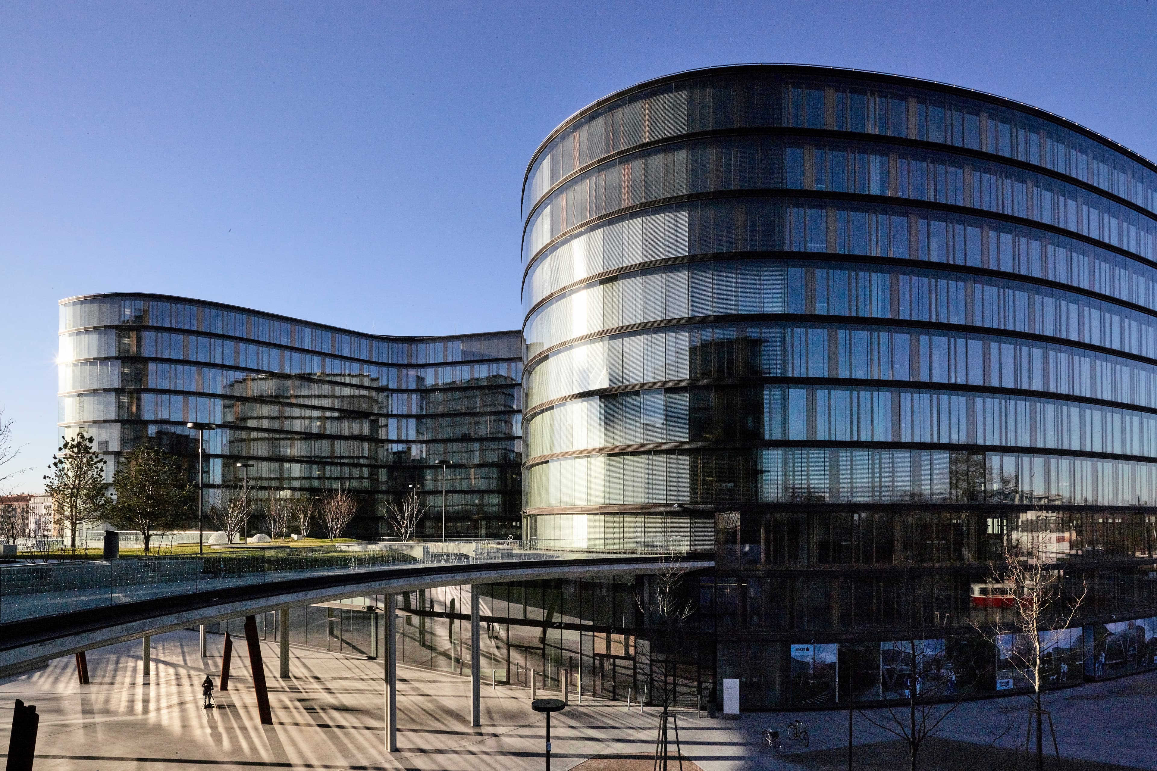 Futuristisches Bürogebäude Erste Campus in Wien, architektonisches Highlight und Eventort der Baader Bank.